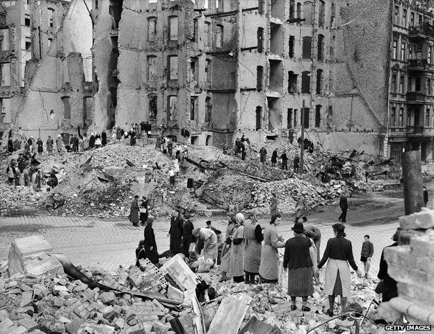 Berl&iacute;n fue arrasada por los bombardeos aliados.
