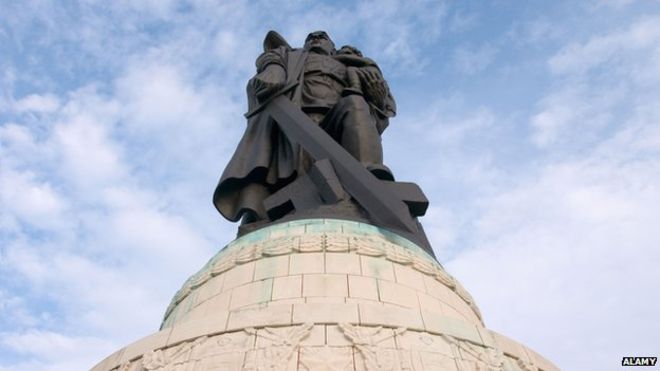 Treptower Park Soviet war memorial